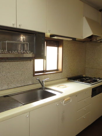 岡山市、キッチン、台所、吊戸棚、収納、システム、倉敷市、津山市、玉野市、笠岡市、井原市、総社市、高梁市、新見市、備前市、瀬戸内市、赤磐市、真庭市、美作市、浅口市、香川、高松市、丸亀市、坂出市、善通寺市、観音寺市、さぬき市、東かがわ市、三豊市、小豆、創拓、家、住宅、リフォーム、リノベーション、修繕、修理、改築、改装、新築、中古、スケルトン、