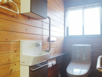 【岡山市トイレリフォーム事例】LIXILアメージュシャワートイレとコフレルワイドでスッキリ空間♪