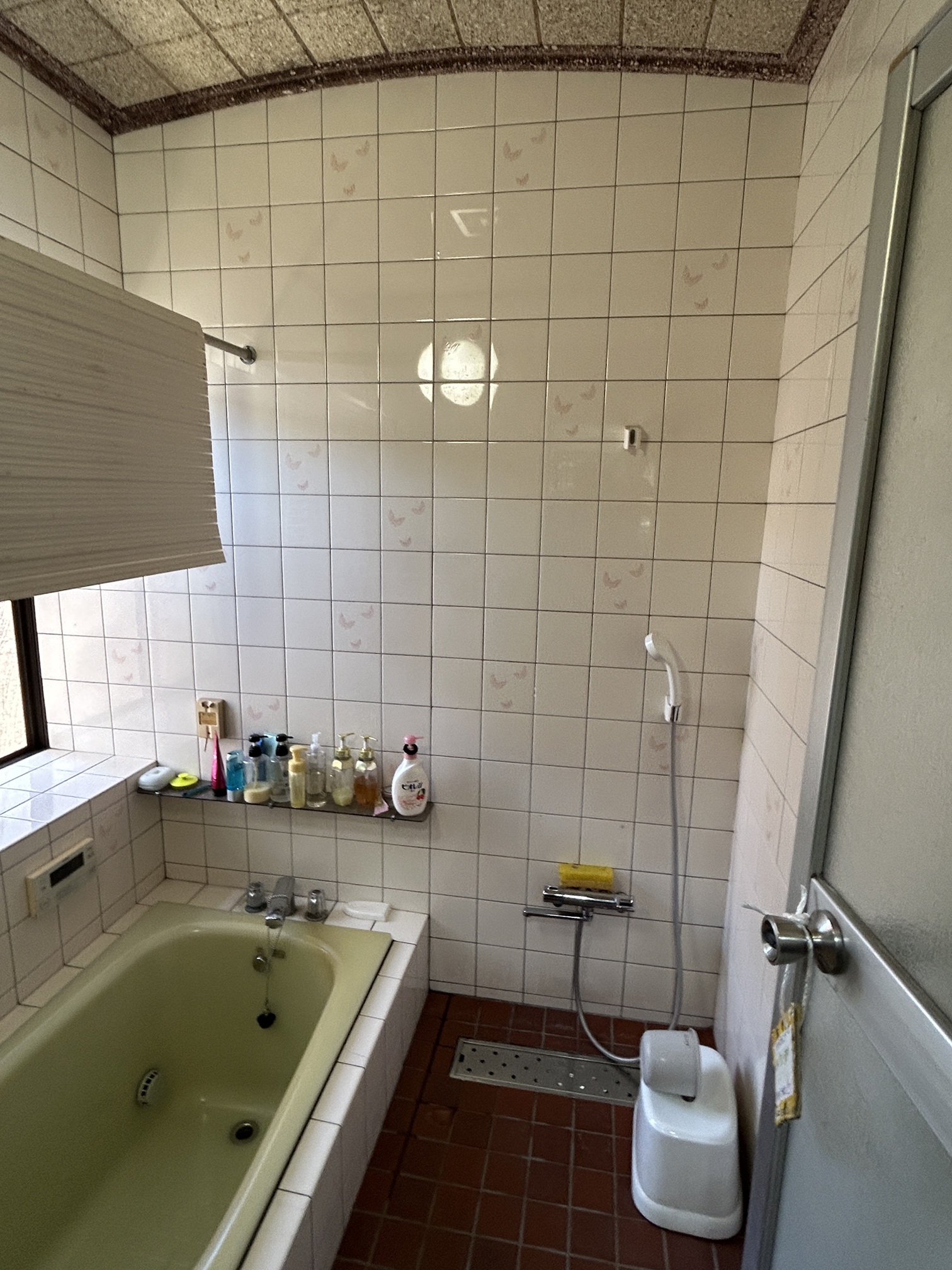 築25年 タイル浴室 施工前の様子