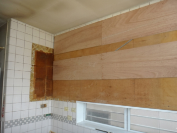 既存キッチン解体中②